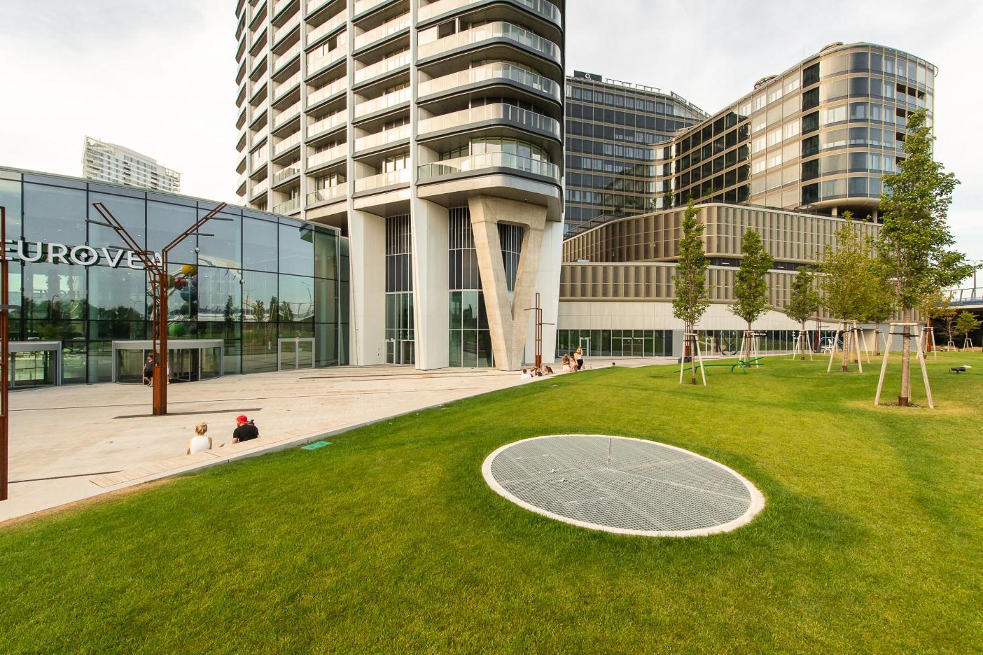 Nikas Eurovea Apartments - Free Parking Bratislava Exterior foto